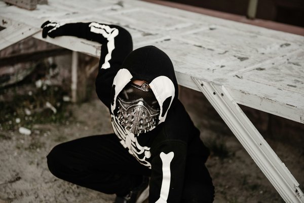 Discover the allure of steampunk masks with summer discounts